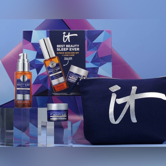 it Cosmetics 
BEST BEAUTY SLEEP EVER SKINCARE GIFT SET + LUXE MAKEUP BAG - Picture 2 of 10